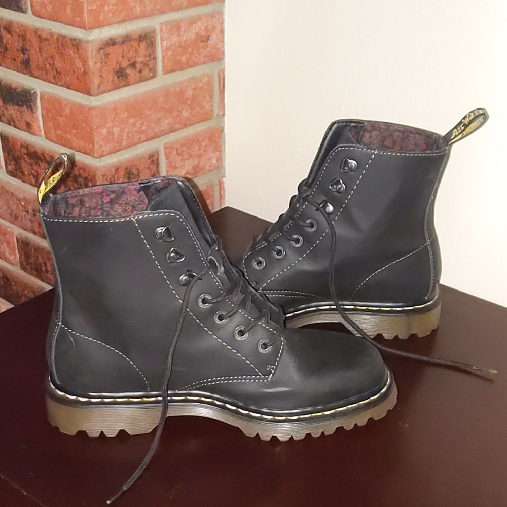 Dr. Martin Luana Boots size 10